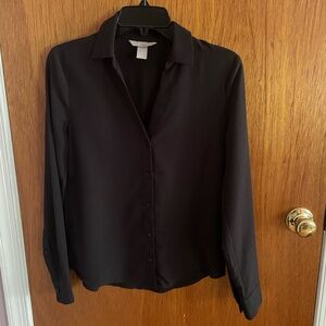 H&M black button down top